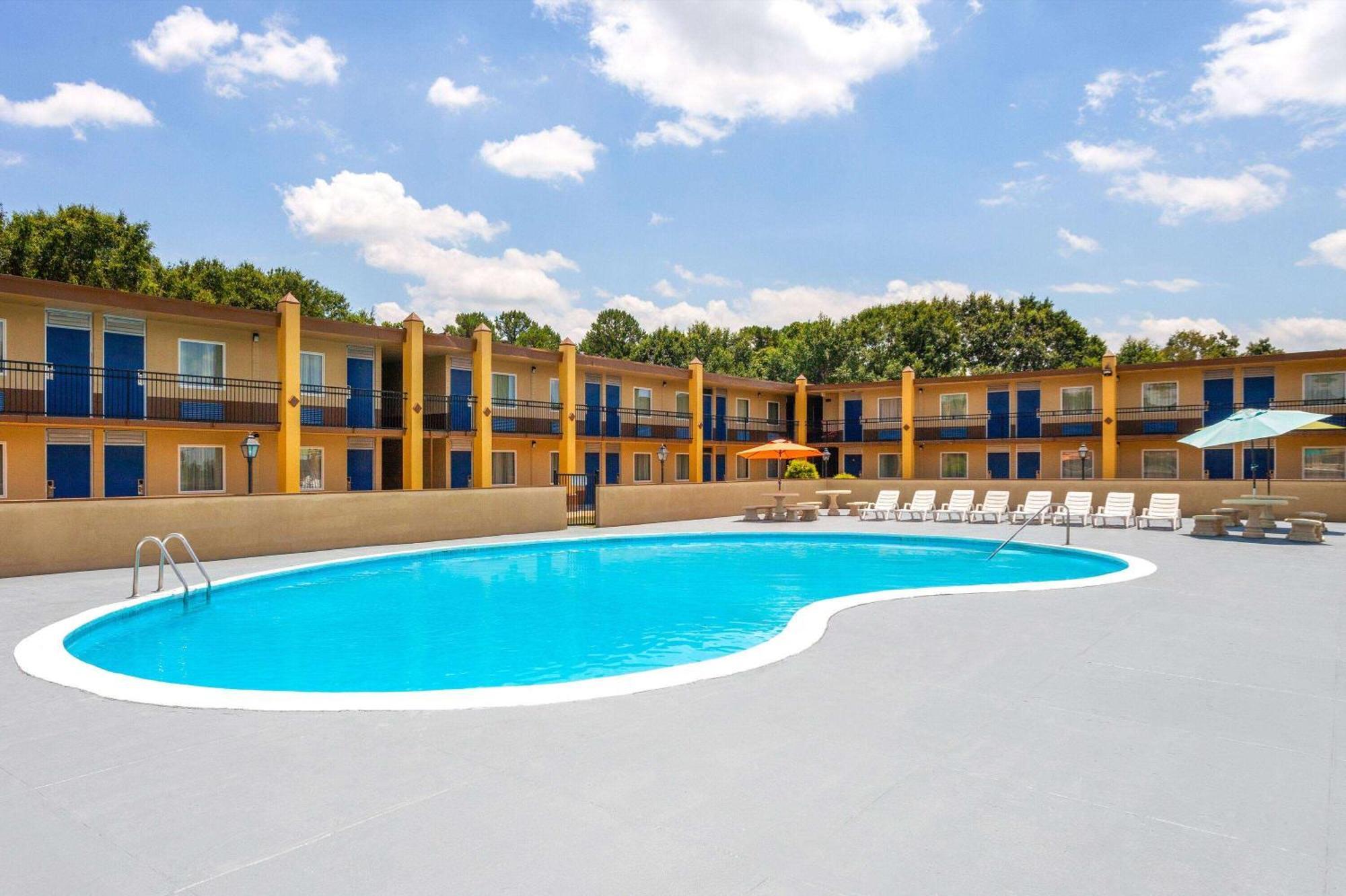 Days Inn By Wyndham Shelby Luaran gambar