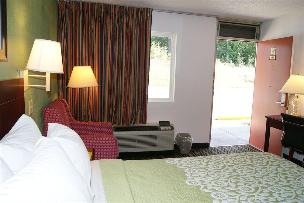 Days Inn By Wyndham Shelby Luaran gambar