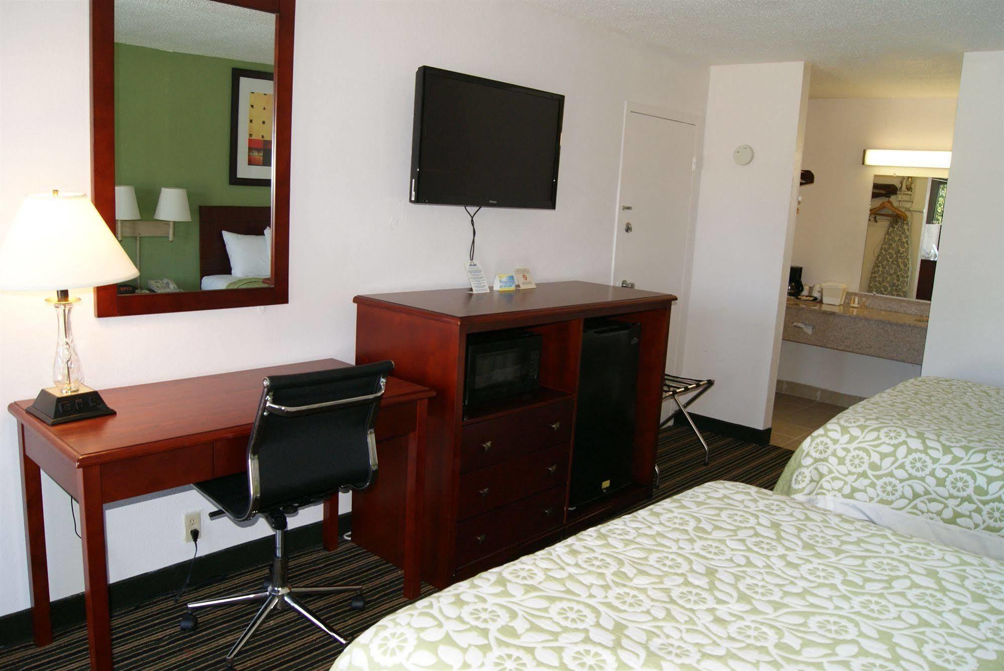 Days Inn By Wyndham Shelby Luaran gambar