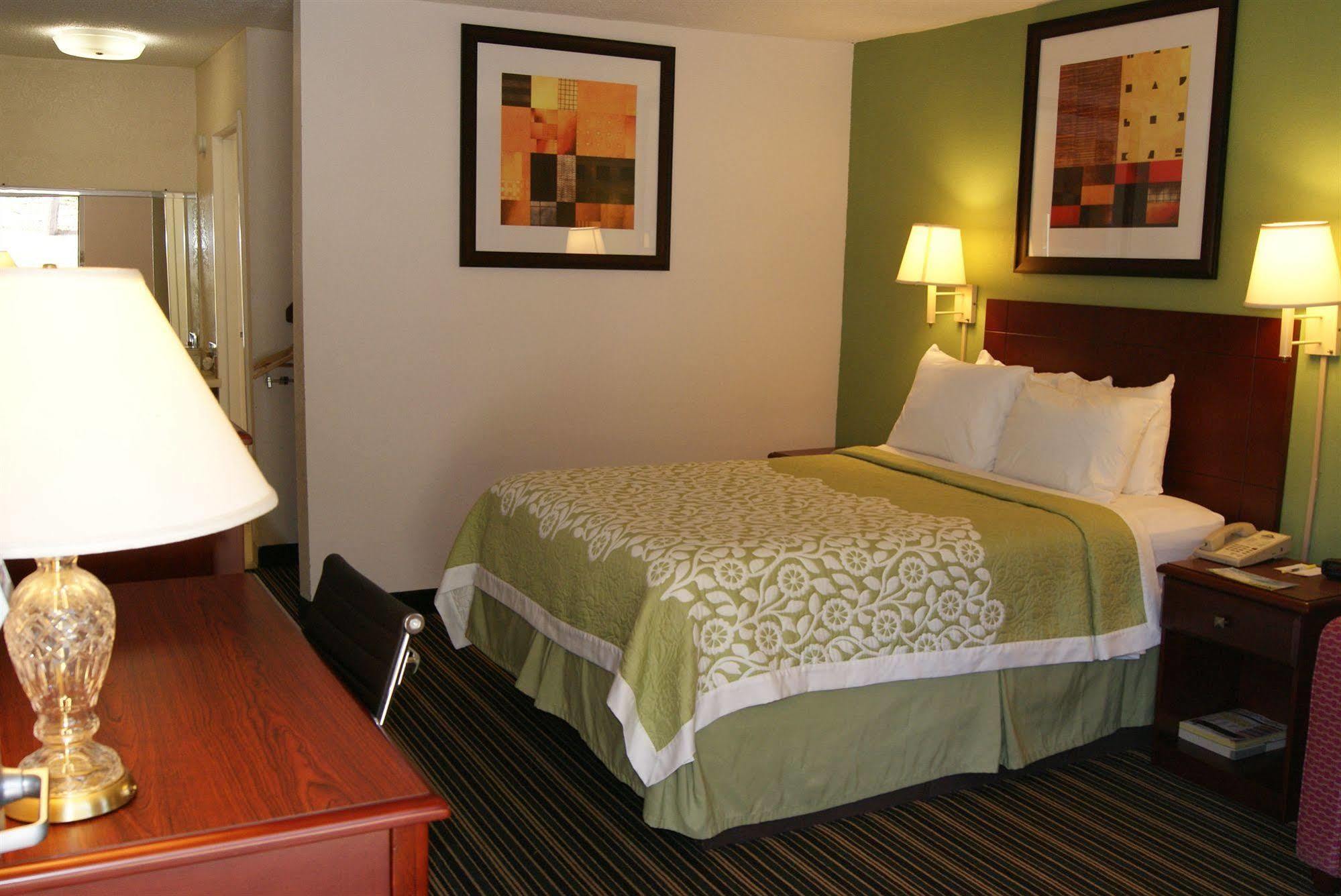 Days Inn By Wyndham Shelby Luaran gambar