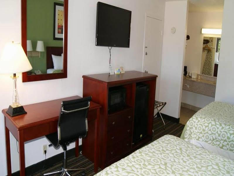 Days Inn By Wyndham Shelby Luaran gambar